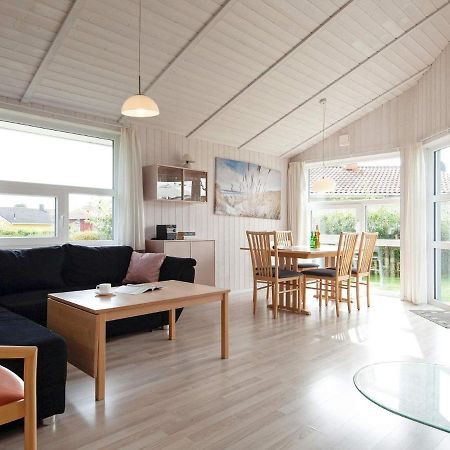 6 Person Holiday Home In Grömitz Buitenkant foto